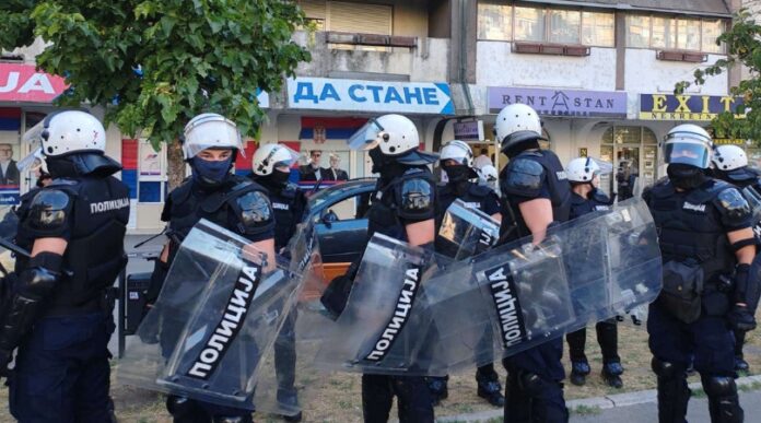 policija, novi sad, blokade, demonstracije, interventna policija, novi sad, blokade, demonstracije, interventna