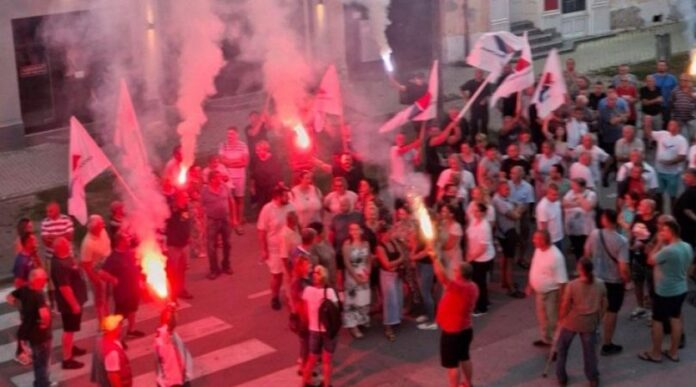 BAC PROTEST CUVANJE PROSTORIJA BAC PROTEST CUVANJE PROSTORIJA
