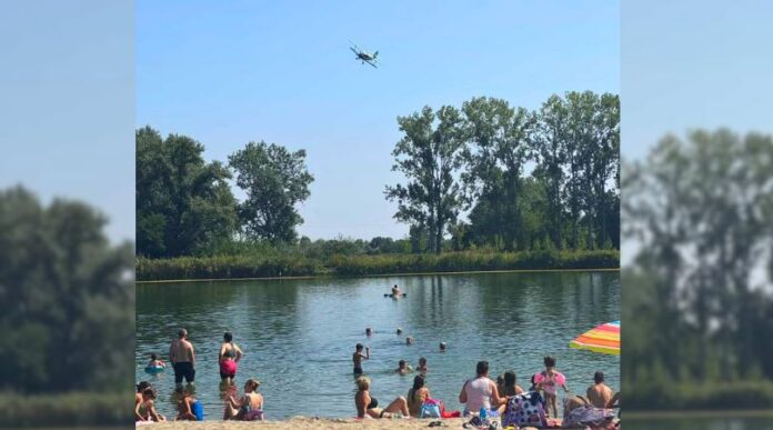 avion vajska jezero provala prskanje komaraca kupaci avion vajska jezero provala prskanje komaraca kupaci