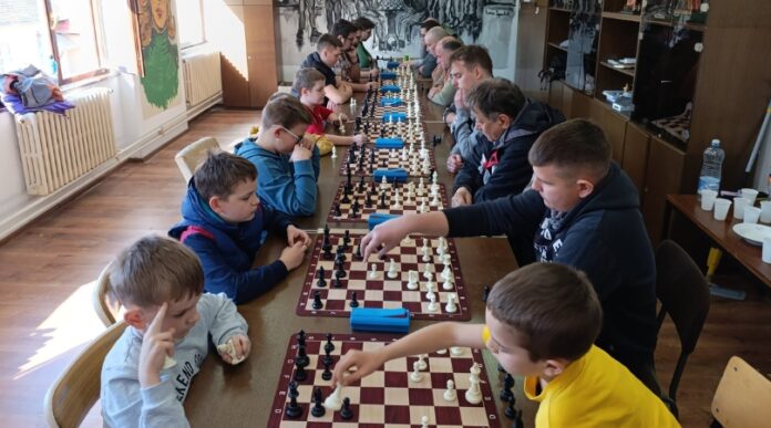 Tri kluba, šampionat, šah Tri kluba, šampionat, šah