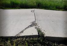 Оштећен бетонски пут ка писти „Жива“, риболовци апелују на опрез Vajska, oštećenje šuta, Živa