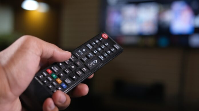 Gledanje TV, Televizija, TV, Televizijski program, daljinski upravljač